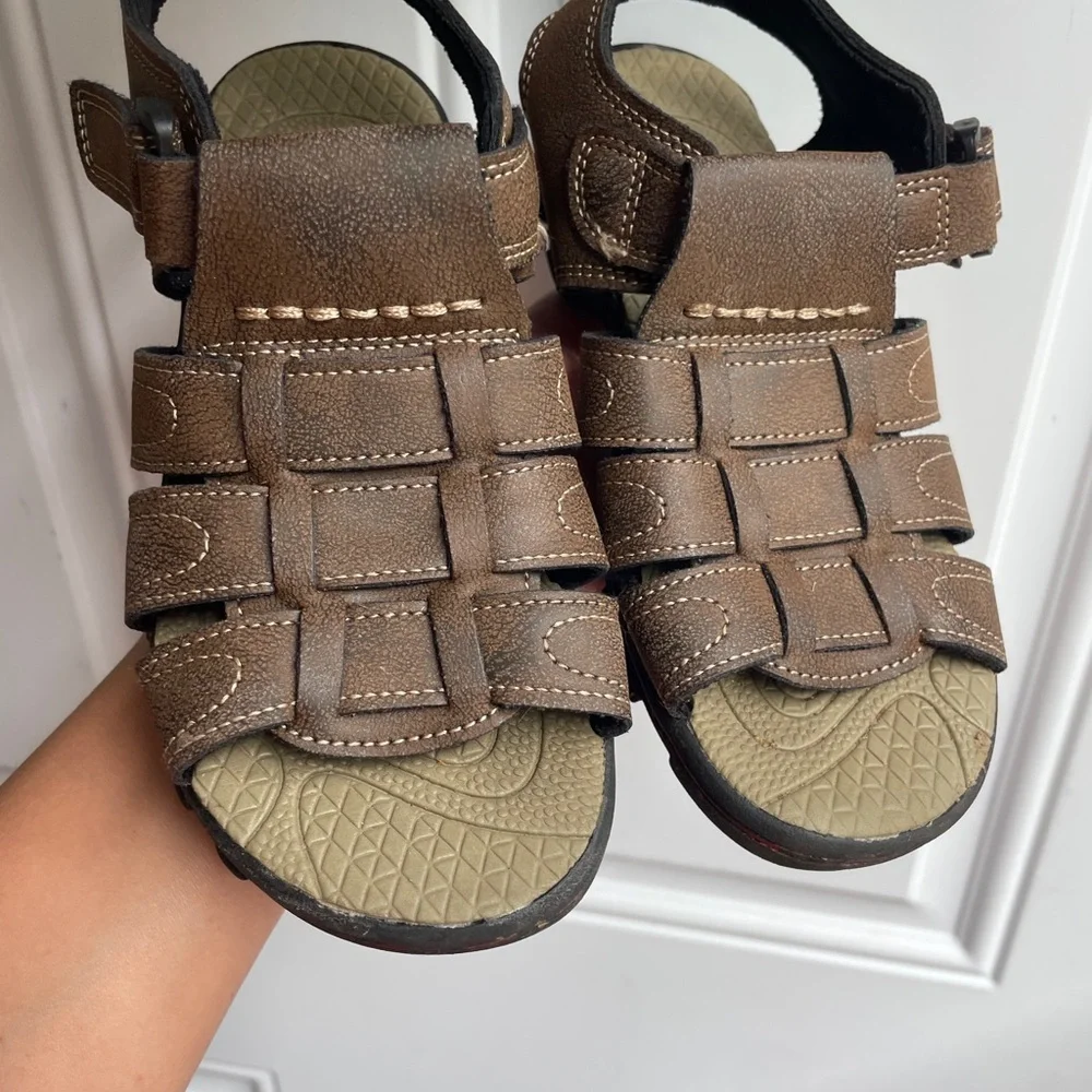 Boys' Beaver Creek Youth Fisherman “Larry” Sandal Brown Size 1 M